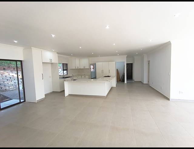 4 BEDROOM FREEHOLD TO LET IN BALLITO CENTRAL